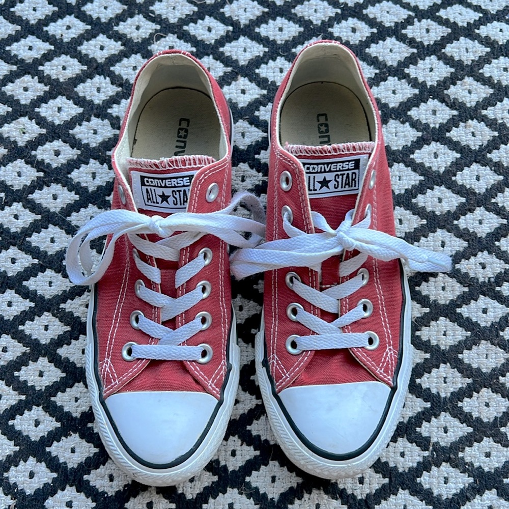 Converse shoes Chuck Taylor All Star low top canvas sneaker Red